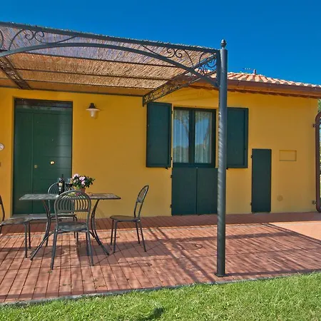 La Fattoria Di 4* טירניה
