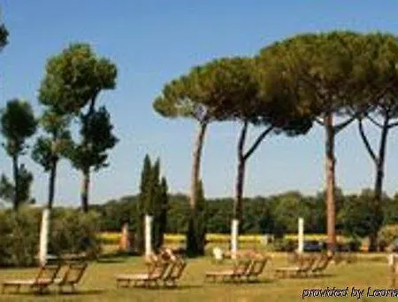 La Fattoria Di מלון דירות טירניה